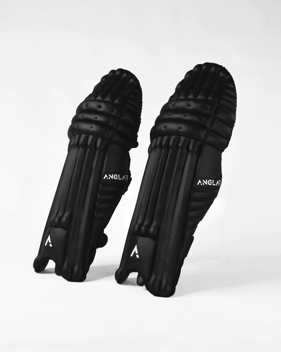 Black ANGLAR cricket batting pads