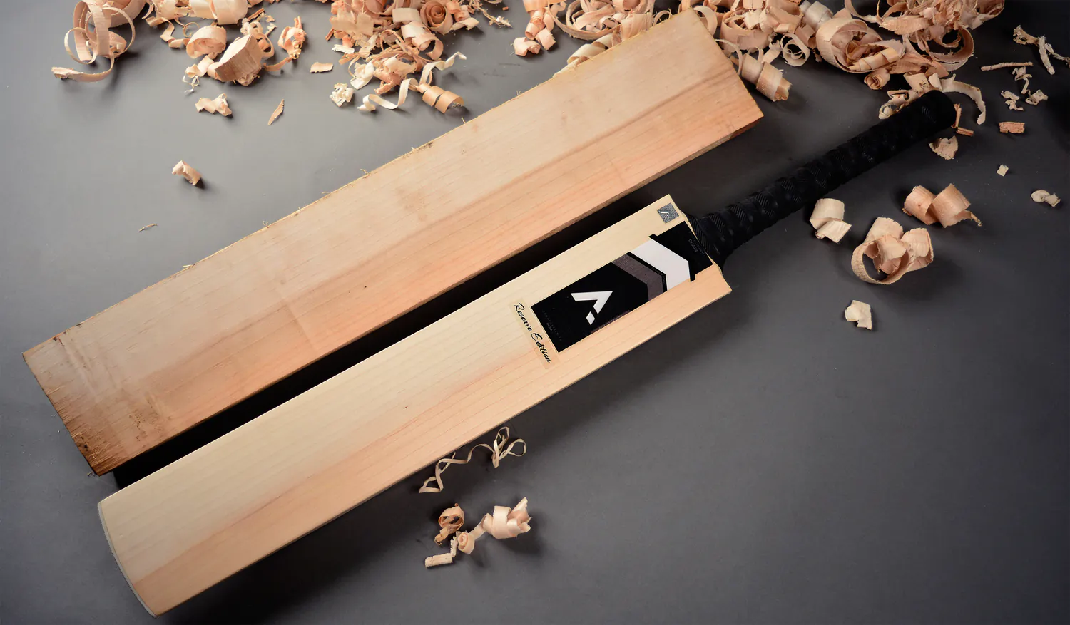 Hand made English Willow Reserve Edition Cricket bat