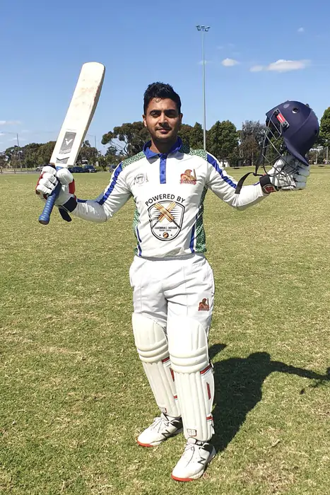Cricketer with ANGLAR custom made Reserve Edition cricket bat.