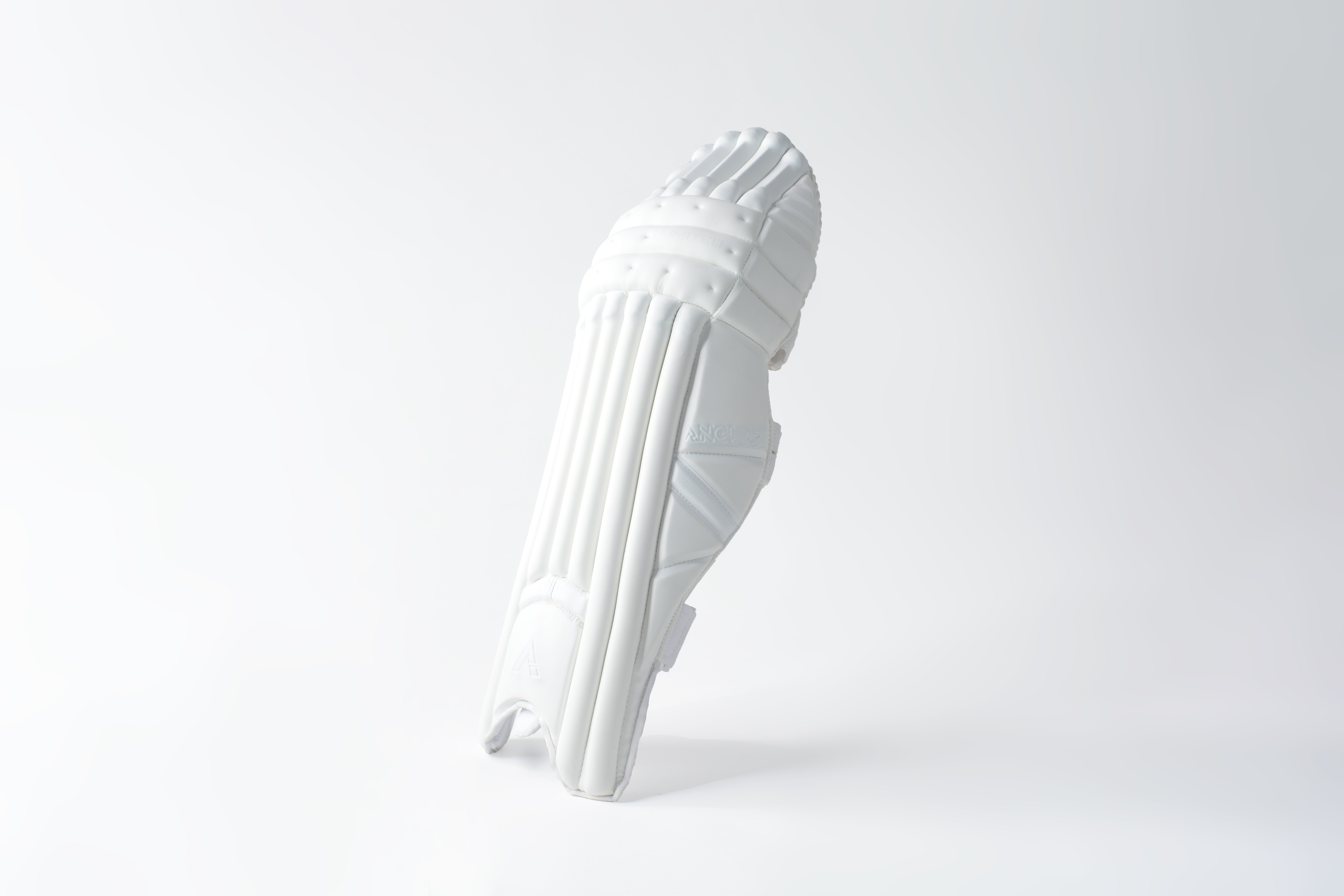 From Side Padding to Broad Straps – A Leg Guard That’s Thoughtfully Built